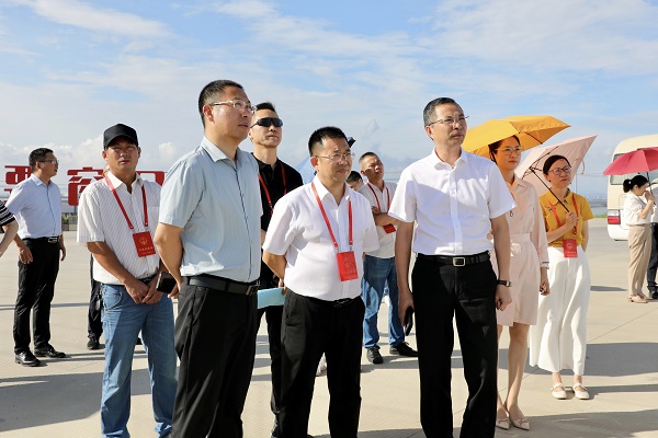 9月15日，，，省十四届人大代表视察新盛娱乐工程.jpg